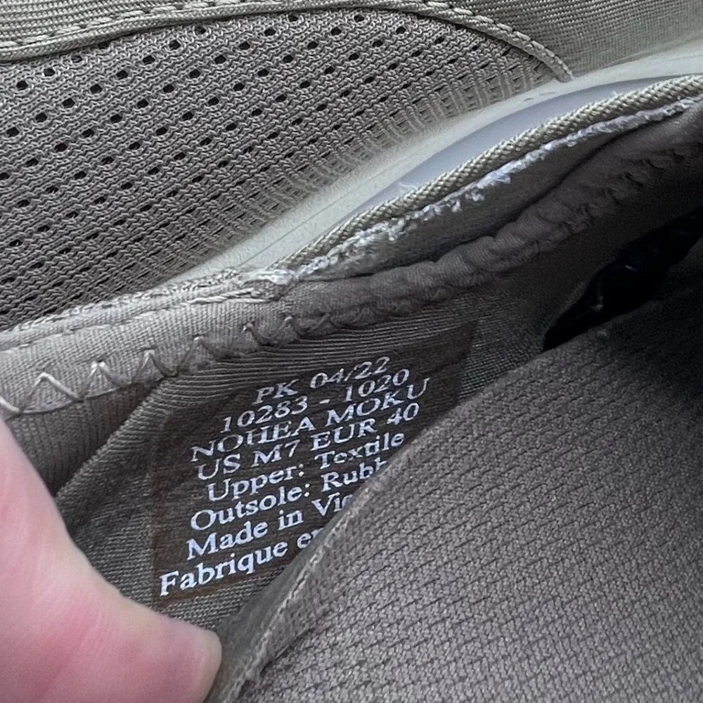 OluKai Men's Nohea Moku No Tie Boat Shoes Clay Tapa Size 40 MSRP $120